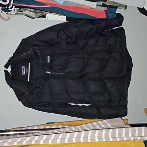 PATAGONIA Womens Gorgeous like new winter jacket!!! Sz XLG. Black! Down filled.